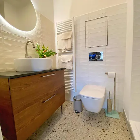 Quiet Warm Studio, 5 Min To Metro A, Airport Link, Fast Wi-fi Appartamento Praga