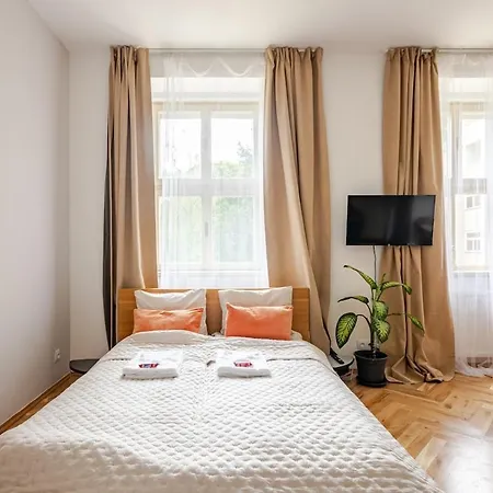 Apartament Quiet Courtyard Near Dejvicka Metro, 6 Praga