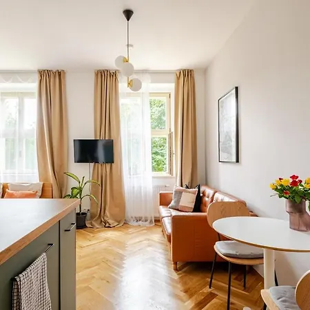 Quiet Warm Studio, 5 Min To Metro A, Airport Link, Fast Wi-fi Apartamento *