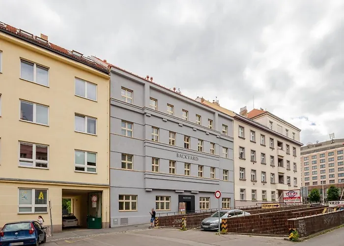Quiet Warm Studio, 5 Min To Metro A, Airport Link, Fast Wi-fi Διαμέρισμα Πράγα