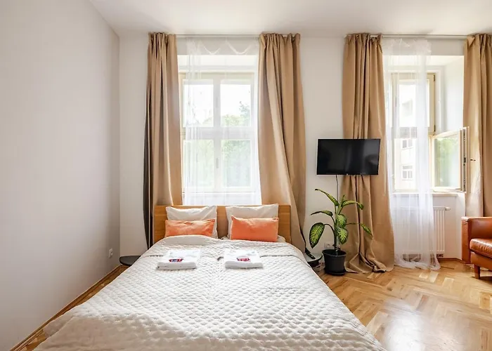 Διαμέρισμα Quiet Warm Studio, 5 Min To Metro A, Airport Link, Fast Wi-fi Πράγα