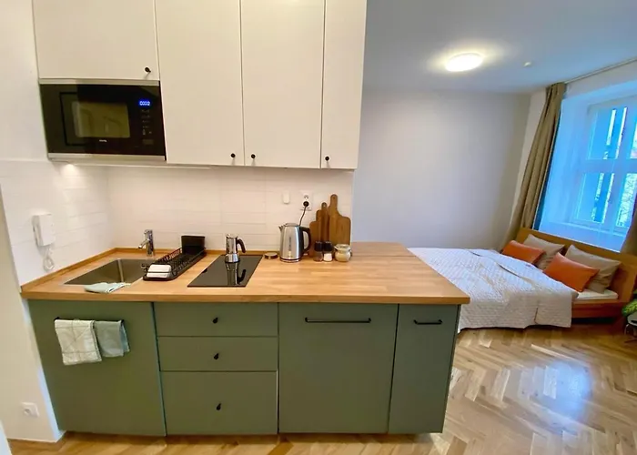 Quiet Warm Studio, 5 Min To Metro A, Airport Link, Fast Wi-fi