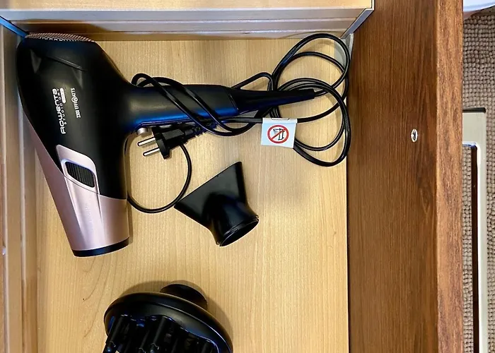Διαμέρισμα Quiet Warm Studio, 5 Min To Metro A, Airport Link, Fast Wi-fi Πράγα