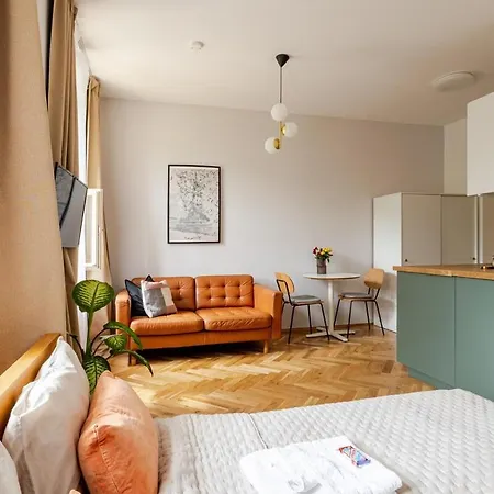 Quiet Warm Studio, 5 Min To Metro A, Airport Link, Fast Wi-fi